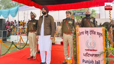 ਸਮਾਗਮ ਦੌਰਾਨ ਮੰਤਰੀ ਲਾਲਜੀਤ ਭੁੱਲਰ ਪ੍ਰਭਾਵਸ਼ਾਲੀ ਪਰੇਡ ਤੋਂ ਸਲਾਮੀ ਲੈਂਦੇ ਹੋਏ 