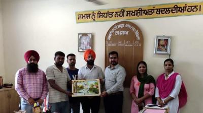 Ek Noor Youth Wing Club welcomes school in-charge Jaswant Singh