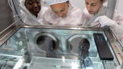 NASA Cracked Open a 47-Year-Old Moon Rock