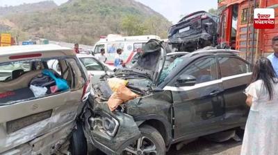 ਮੁੰਬਈ-ਪੁਣੇ ਐਕਸਪ੍ਰੈਸਵੇਅ 'ਤੇ ਟਰੱਕ ਨੇ 20 ਵਾਹਨਾਂ ਨੂੰ ਮਾਰੀ ਟੱਕਰ, ਇੱਕ ਦੀ ਮੌਤ ਤੇ ਦਰਜਨਾਂ ਜ਼ਖ਼ਮੀ