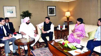 Talking to Captain Amrinder Singh Max Healthcare Managing Director and others