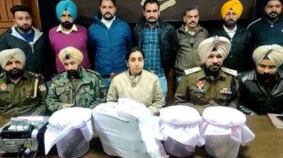 Ferozepur Police's big operation: 2 kg heroin, 25 lakh rupees drug money, 2 pistols along with 3 international drug smugglers arrested