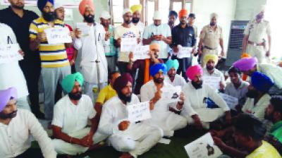 Sukhpal Khaira Meeting People in Village Mehas