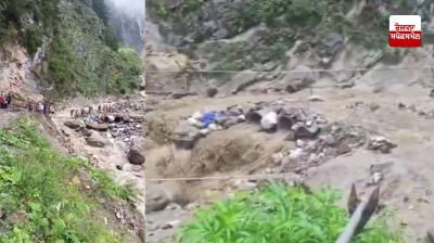 ਜੰਮੂ-ਕਸ਼ਮੀਰ ਦੇ ਕਿਸ਼ਤਵਾੜ 'ਚ ਫਟਿਆ ਬੱਦਲ,10 ਲੋਕਾਂ ਦੇ ਮਾਰੇ ਜਾਣ ਦਾ ਖ਼ਦਸ਼ਾ