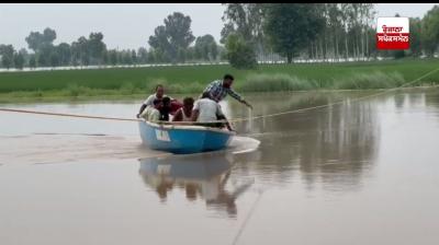 ਫਾਜ਼ਿਲਕਾ 'ਚ ਕਿਸ਼ਤੀ ਟੁੱਟਣ ਕਾਰਨ ਲੋਕ ਡੁੱਬਣ ਤੋਂ ਵਾਲ-ਵਾਲ ਬਚੇ