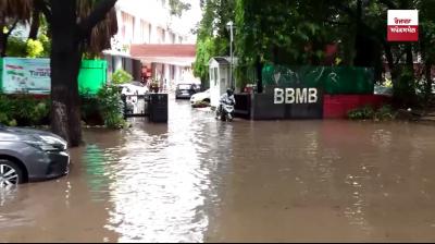 ਚੰਡੀਗੜ੍ਹ 'ਚ 15 ਮਿੰਟਾਂ ਦੇ ਭਾਰੀ ਮੀਂਹ ਮਗਰੋਂ ਭਾਖੜਾ ਬਿਆਸ ਮੈਨੇਜਮੈਂਟ ਬੋਰਡ ਦੇ ਮੁੱਖ ਦਫਤਰ 'ਚ ਭਰਿਆ ਪਾਣੀ