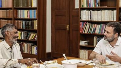 Rahul Gandhi invited the vegetable seller Rameshwar to his house and fed him, gave an interesting message