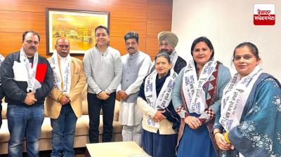 6 Congress councilors who won from Bhogpur Municipal Council join AAP
