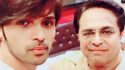 A mountain of sorrow broke on Himesh Reshmia, the shadow of his father rose from his head