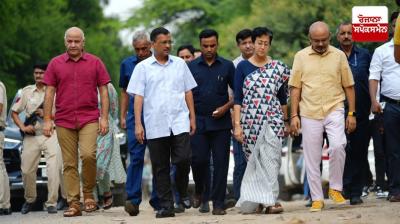 ਦਿੱਲੀ ਦੀਆਂ ਸੜਕਾਂ ਦਾ ਨਿਰੀਖਣ ਕਰਦੇ ਹੋਏ ਸੀਐਮ ਆਤਿਸ਼ੀ ਅਤੇ ਅਰਵਿੰਦ ਕਜੇਰੀਵਾਲ 