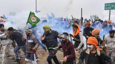 Farmers' Protest: Tear gas shells fired at farmers try to move towards Shambhu border barricades
