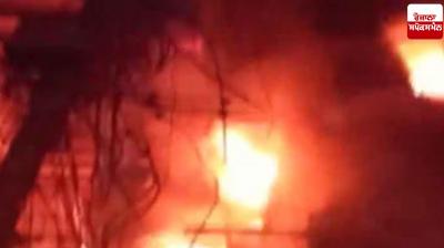 2 people died in a fire at a scrap yard in Delhi's Pitampura