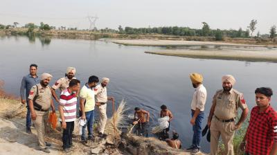  Punjab Excise team unloads 2.80 lakh kg and destroys 100 liters of illicit liquor