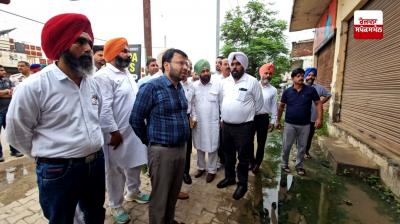 ਸਥਾਨਕ ਸਰਕਾਰਾਂ ਮੰਤਰੀ ਡਾ.ਰਵਜੋਤ ਨੇ ਮੋਰਿੰਡਾ ਸ਼ਹਿਰ ਦਾ ਅਚਾਨਕ ਕੀਤਾ ਦੌਰਾ, ਸੀਵਰੇਜ ਤੇ ਸਫਾਈ ਪ੍ਰਬੰਧਾਂ ਦਾ ਲਿਆ ਜਾਇਜ਼ਾ 