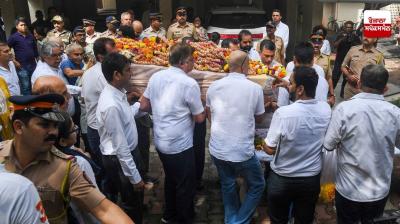 Pilot Sumit Sabharwal cremated in Mumbai News In Punjabi
