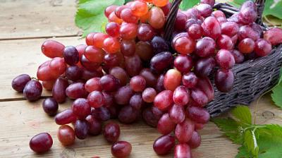 Red grapes