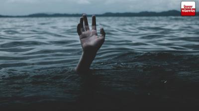 While saving a drowning person, another also drowned, both died