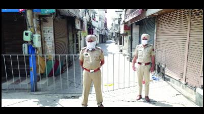 ਕੋਰੋਨਾ ਪਾਜ਼ੇਟਿਵ ਵਿਅਕਤੀ ਦੇ ਸੰਪਰਕ 'ਚ ਆਏ ਤਿੰਨ ਪਰਵਾਰਕ ਮੈਂਬਰ ਦੀ ਰੀਪੋਰਟ ਆਈ ਪਾਜ਼ੇਟਿਵ