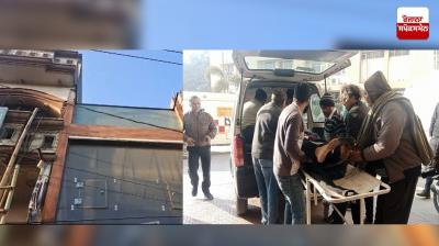 Bank employees were electrocuted while installing boards in the building Haryana News in punjabi 