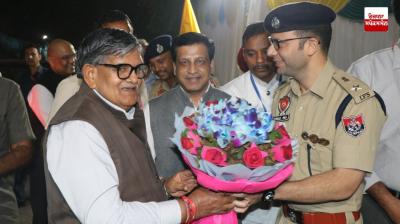 ਰਾਜਪਾਲ ਸ੍ਰੀ ਗੁਲਾਬ ਚੰਦ ਕਟਾਰੀਆ ਦਾ ਗੁਰਦਾਸਪੁਰ ਪਹੁੰਚਣ ’ਤੇ ਜ਼ਿਲ੍ਹਾ ਪ੍ਰਸ਼ਾਸਨ ਵਲੋਂ ਨਿੱਘਾ ਸਵਾਗਤ ਕਰਦੇ ਹੋਏ 