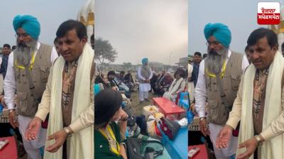 Indian and Pakistani artists pay obeisance at 'Shri Kartarpur Sahib' Latest News in Punjabi 