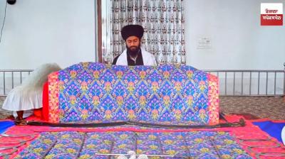 Pathi Singh performed the complete Akhand Path of Sri Guru Granth Sahib Ji in the same Choukde