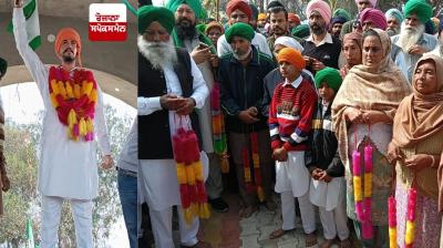 ਕਿਸਾਨ ਸ਼ੁਭਕਰਨ ਸਿੰਘ ਦੀ ਅੱਜ ਪਹਿਲੀ ਬਰਸੀ ਪਿੰਡ ਬੱਲੋਂ ਵਿਖੇ ਮਨਾਉਂਦੇ ਹੋਏ ਕਿਸਾਨ ਤੇ ਪਿੰਡ ਵਾਸੀ 