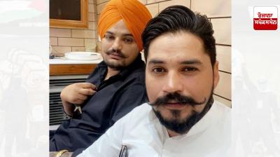 Police raid the house of Manjinder Makha, who wrote a book on the life of Sidhu Moosewala