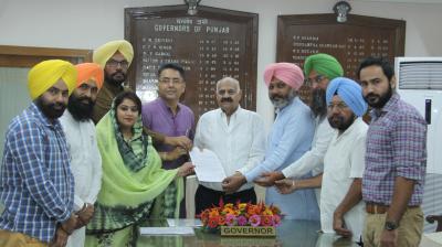 High power tariff: AAP submits memorandum to Governor VP Singh Badnore