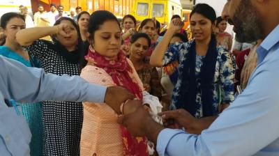 Raw teachers used a stall of blood and soil Sweets
