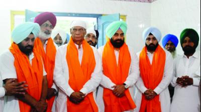 Sukhbinder Singh Sarkaria with Others