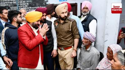  ਮੁੱਖ ਮੰਤਰੀ ਵੱਲੋਂ ਸਰਦੂਲਗੜ੍ਹ ਦੇ ਤਹਿਸੀਲ ਕੰਪਲੈਕਸ ਦਾ ਅਚਨਚੇਤ ਦੌਰਾ