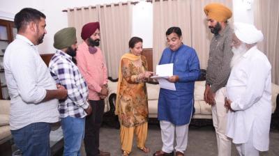 Preneet Kaur calls upon Union Transport Minister Nitin Gadkari