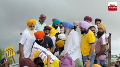 ਲਾਲਜੀਤ ਭੁੱਲਰ ਨੇ ਹਰੀਕੇ ਪੱਤਣ ਦੇ ਹੜ੍ਹ ਪ੍ਰਭਾਵਿਤ ਖੇਤਰ ਅਤੇ ਜੱਲੋਕੇ ਦੇ ਹੜ੍ਹ ਪੀੜਤ ਪਰਿਵਾਰਾਂ ਨੂੰ ਰਾਹਤ ਸਮੱਗਰੀ ਵੰਡੀ