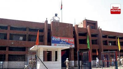 Prisoner refused to do drugs, other prisoner hit him on the head with a sharp weapon