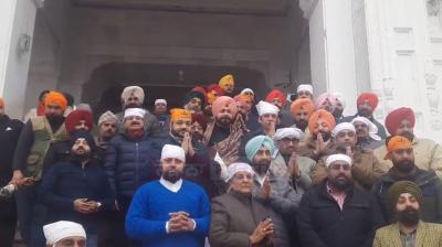 Punjab Congress In-charge paid obeisance at Sri Darbar Sahib