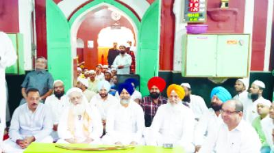 Shahi Imam Maulana Habib-Ur-Rehman Sani Ludhianvi and Others