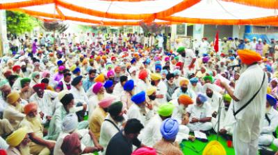 Demonstrating protest by Action committee