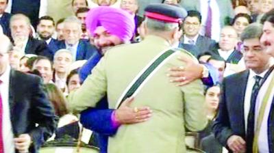 Navjot Singh Sidhu Hug With Pakistan Army Chief Bajwa