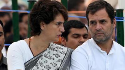 Priyanka reaches adamant Rahul Gandhi's residence