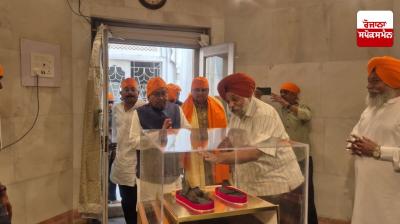 Bihar Chief Minister Nitish Kumar paid obeisance at Takht Sri Patna Sahib