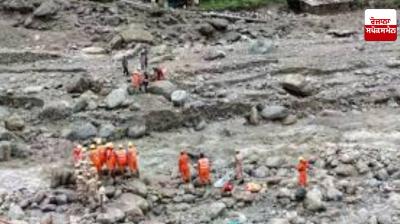 Houses damaged due to flash floods and landslides in Himachal, 396 roads closed
