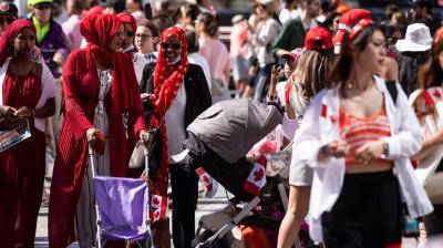 Canada's population exceeds 4 million