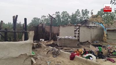 ਪਠਾਨਕੋਟ ’ਚ ਗੁੱਜਰ ਦੀਆਂ ਝੌਪੜੀਆਂ ਨੂੰ ਲੱਗੀ ਅੱਗ, ਸਾਰਾ ਸਮਾਨ ਸੜ ਕੇ ਹੋਇਆ ਸੁਆਹ 