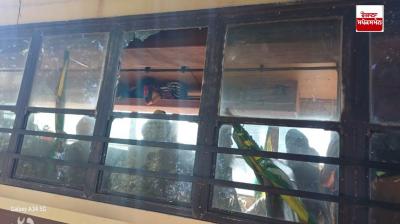 ਵਾਹਨਾਂ ਦੀ ਹੋਈ ਭੰਨਤੋੜ ਦੀ ਤਸਵੀਰ 