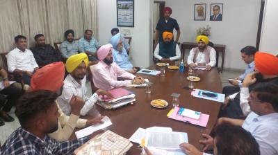 Powercom contract workers meeting held with the power minister Harbhajan Singh ETO
