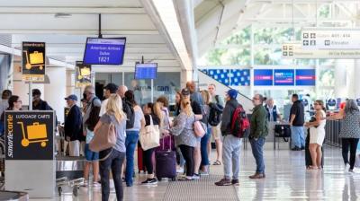 Entry of work permit holders in Canada closed