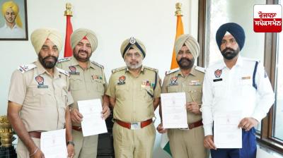 Traffic police News: Traffic police personnel honored for good behavior towards traffic rule violators