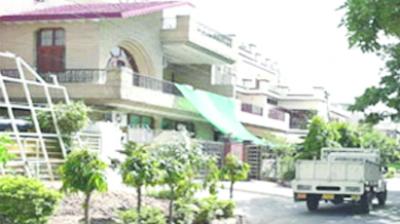 Fencing The Front Of The House
