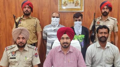 Two arrested along with 650 grams of heroin and a car